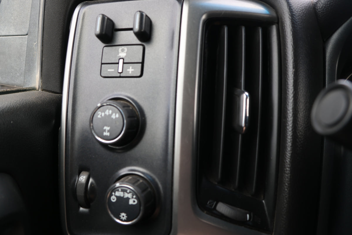 2018 Chevrolet Silverado 2500HD LT Diesel Pickup – Stock #0018