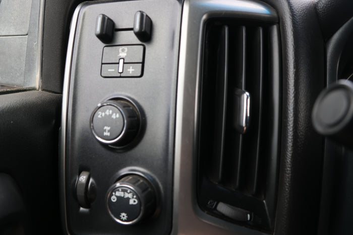 2018 Chevrolet Silverado 2500HD LT Diesel Pickup – Stock #0018